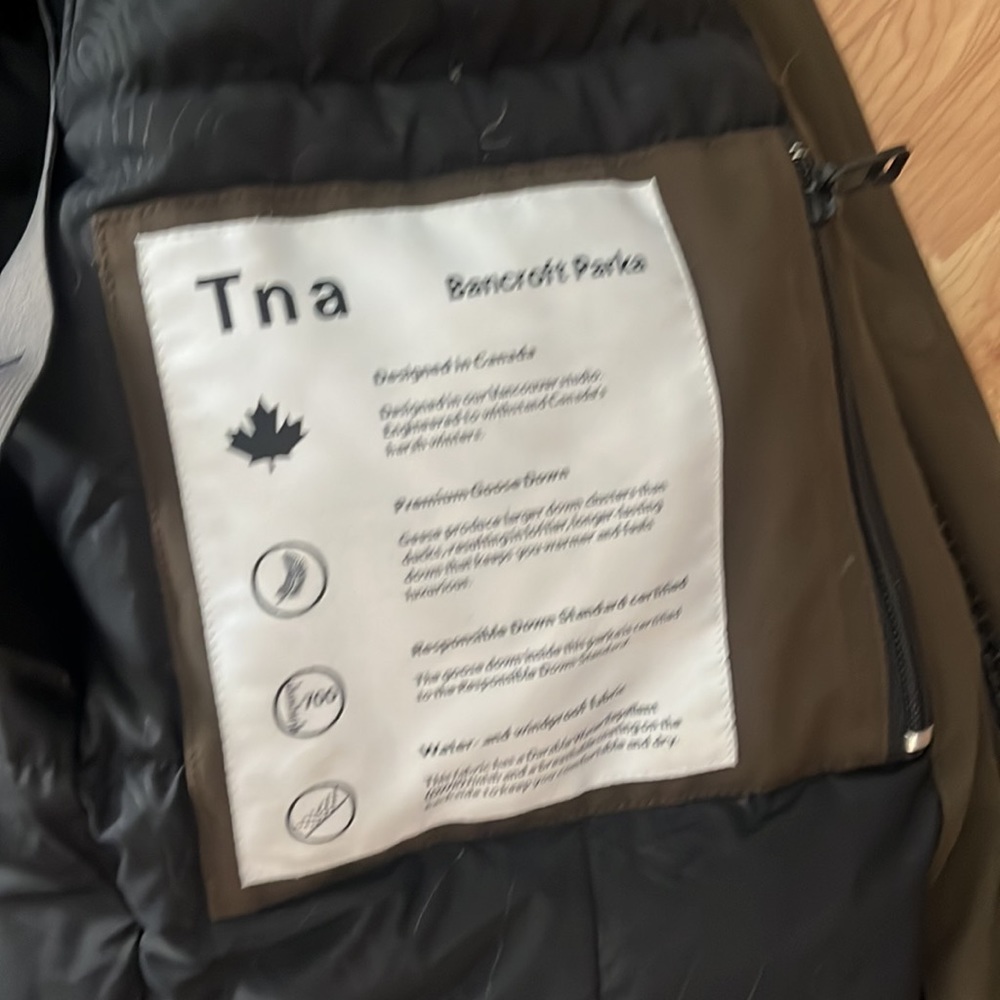 Aritzia/tan Bancroft parka medium olive green - Picture 8 of 15
